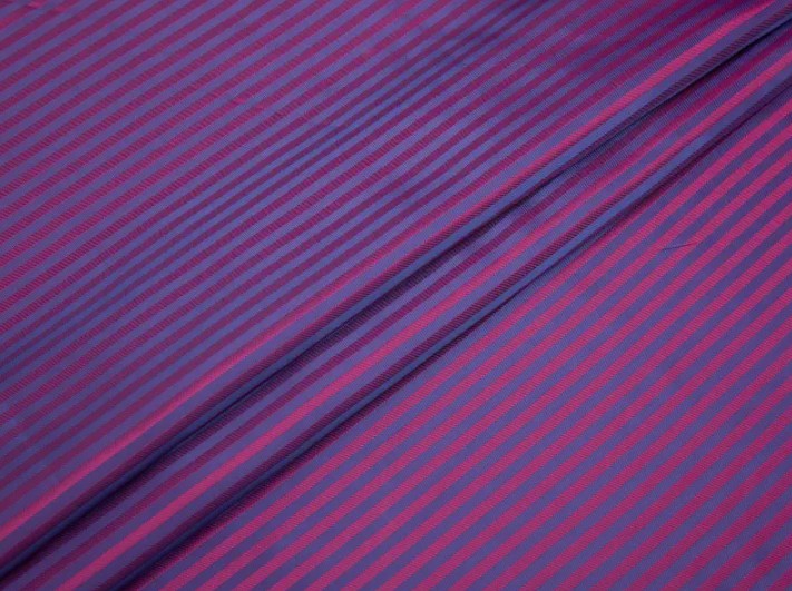 ผ้าบุไหมพรมโพลีเอสเตอร์: สะดวกสบายทนทานเป็นมิตรกับสิ่งแวดล้อมและทันสมัย